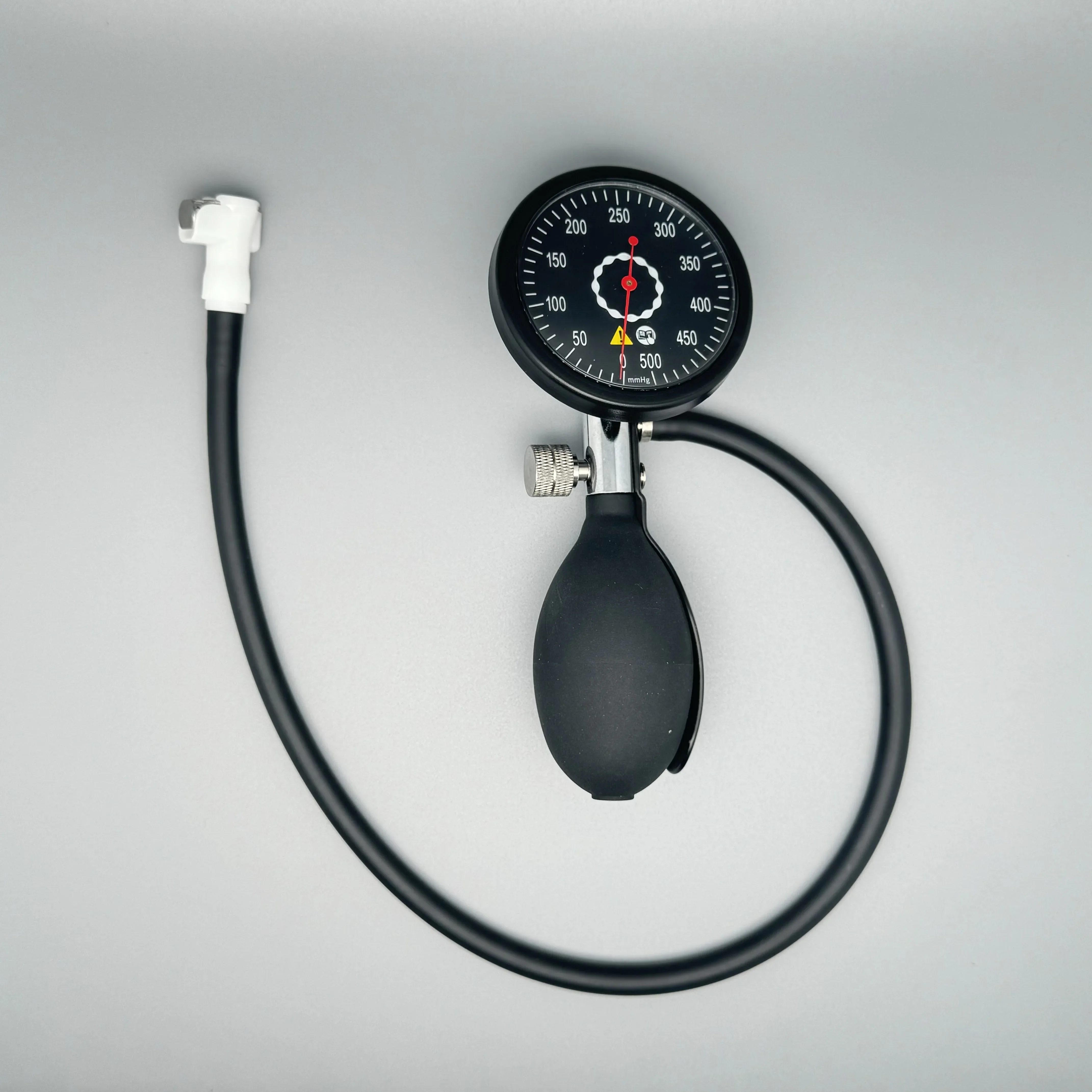 BFR       Flow Restriction Band Kit – 220/500mmHg Hand Pump with Aneroid Gauge