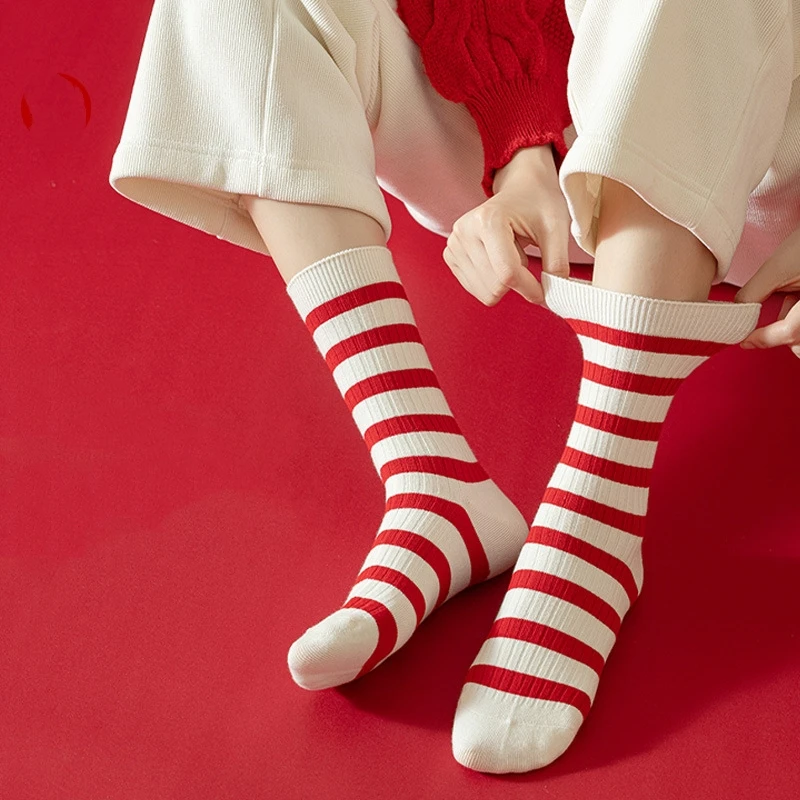 

5 Pairs/Set Socks for Women Fashion Comfortable Long Staple Cotton Christmas Socks Female New Year Red Stripes Crew Socks 35-40