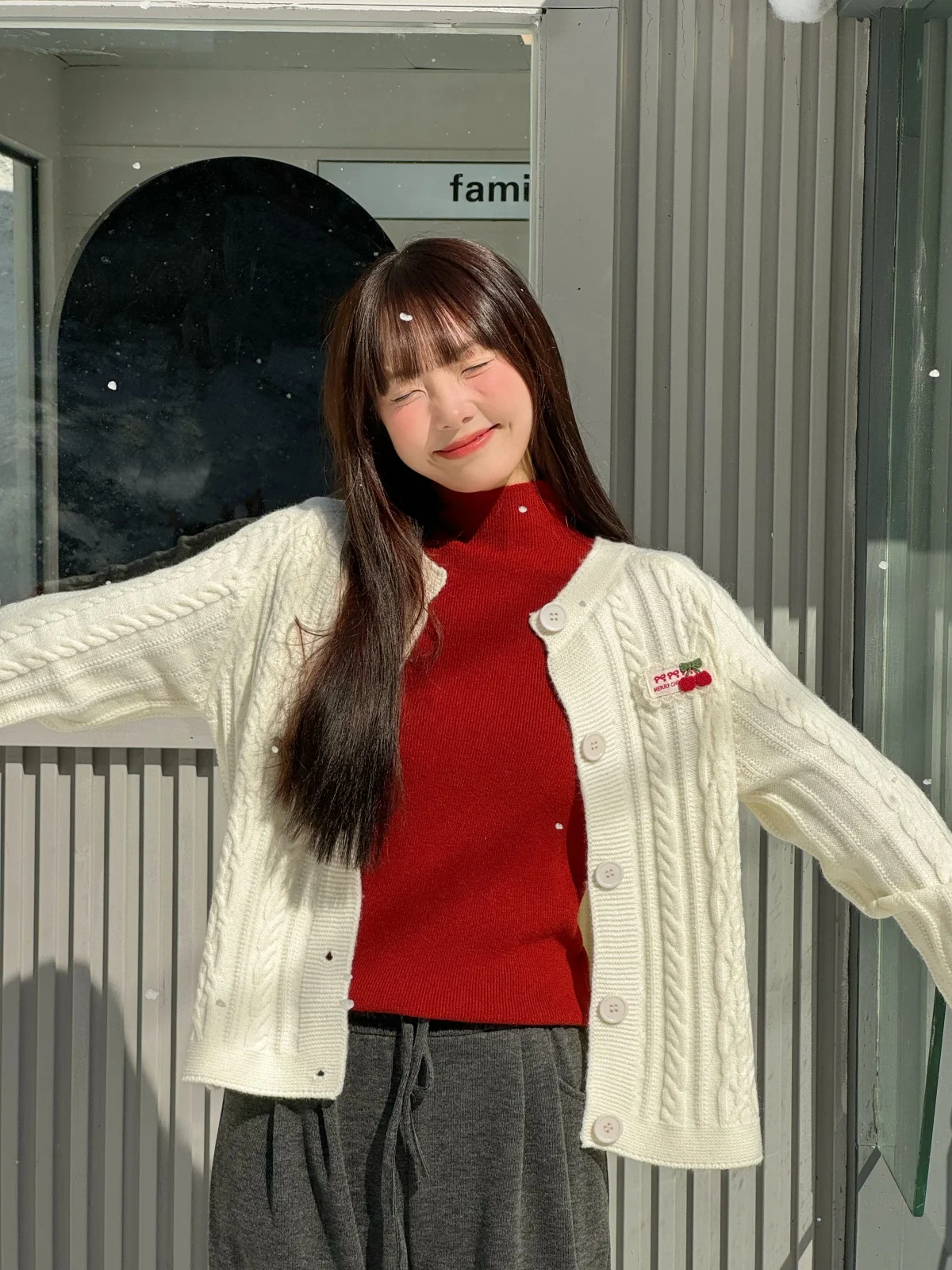 

Мягкий уютный женский вязаный кардиган свободного кроя для осени и зимы, белый, с узором «косы», нежный, средней длины