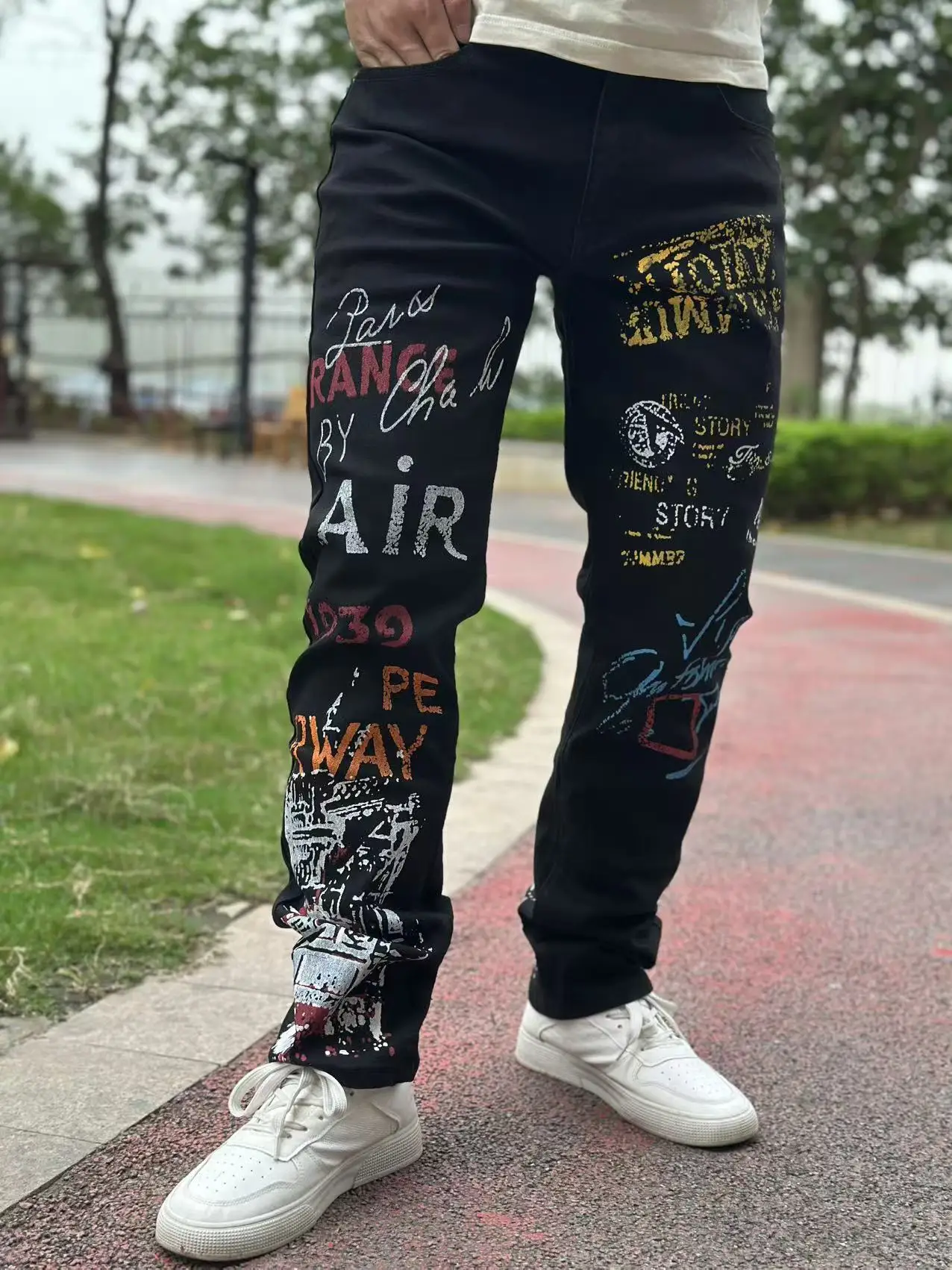 

Y2K Fashionable Trend Men's Jeans With Multi-Color Prints, Long And Fitted Waist Design, Suitable For All Seasons.