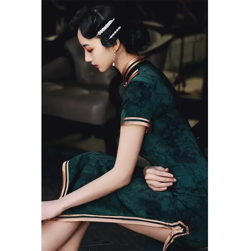 Chinese Vintage Cheongsam Dark Green Improved Retro Republican Elegant Slim Long Dress Qipao Traditional Clothing For Women view 3