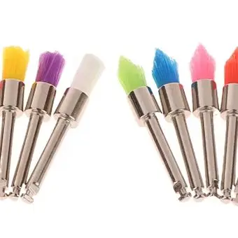 

100 шт./кор., стоматологические разноцветные профилактические щетки с заостренной плоской головкой, полировка, одноразовые, используемые для удаления пятен