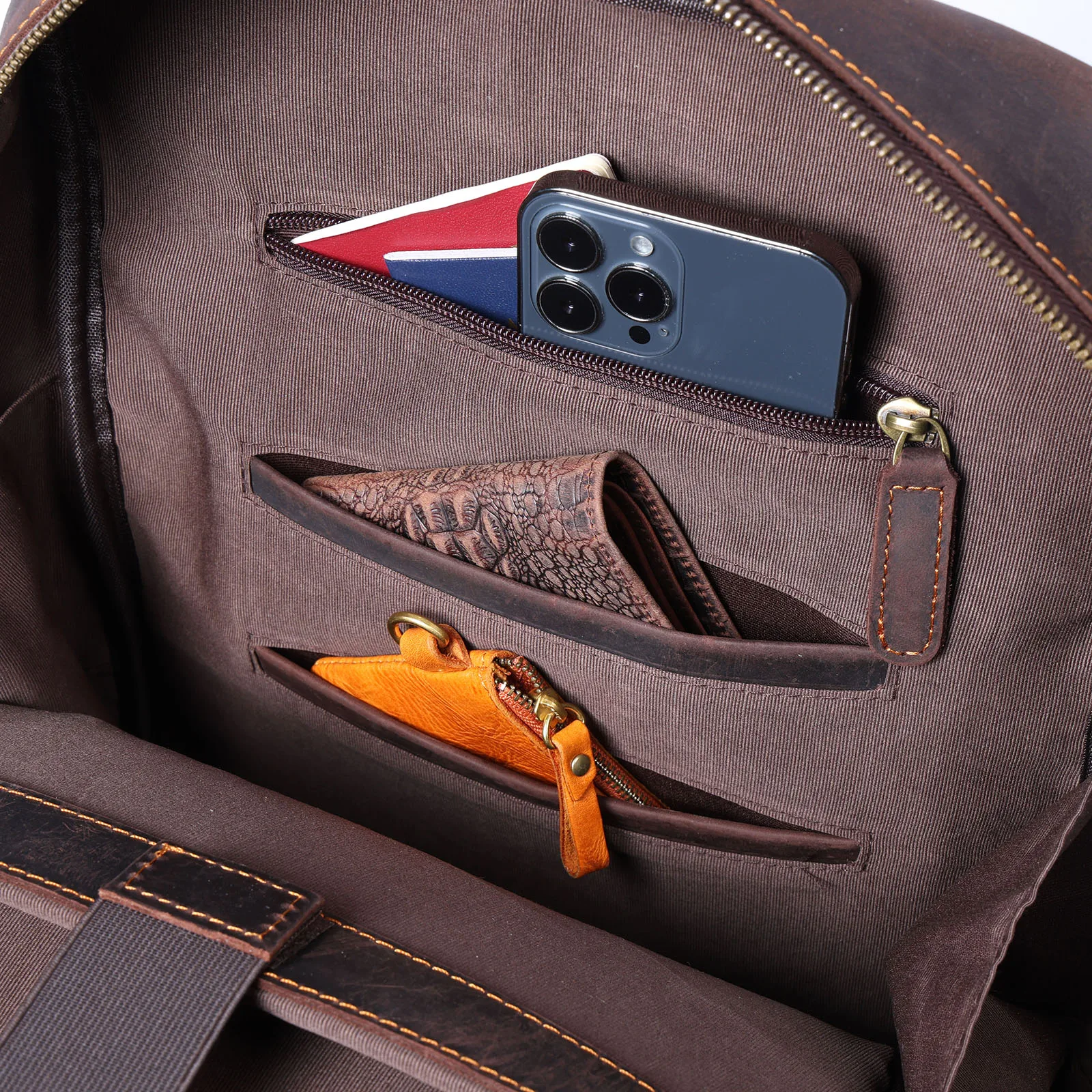 S.WORKER Vintage Echtleder-Rucksack für Herren, Große Laptop-Schultertasche aus Rindsleder, Klassische Vintage Crazy Horse Schultasche für Reisen – Detail 15