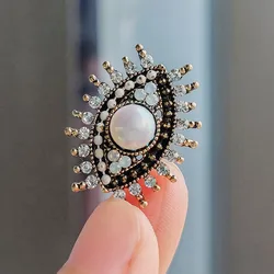 Vintage Rhinestone Pearl Devil's Eye Brooches For Women Unisex Classic Fashion Eyes Brooch Pin Accessories Party Friends Jewelry