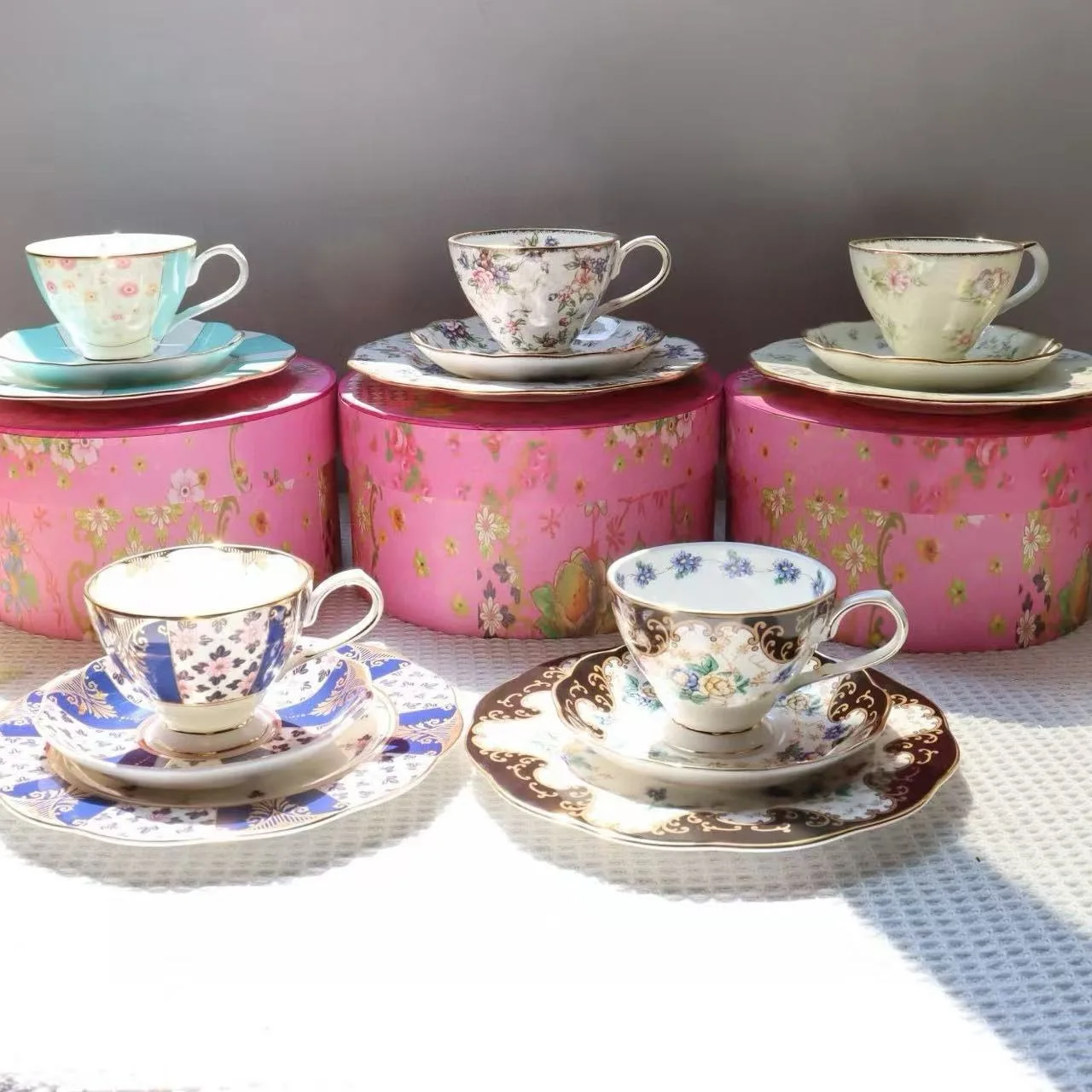 

British Vintage Style Luxury High Temperature Firing Bone Mug Coffee Cup and Saucer Drinkware Afternoon Tea Gift Box Packaging