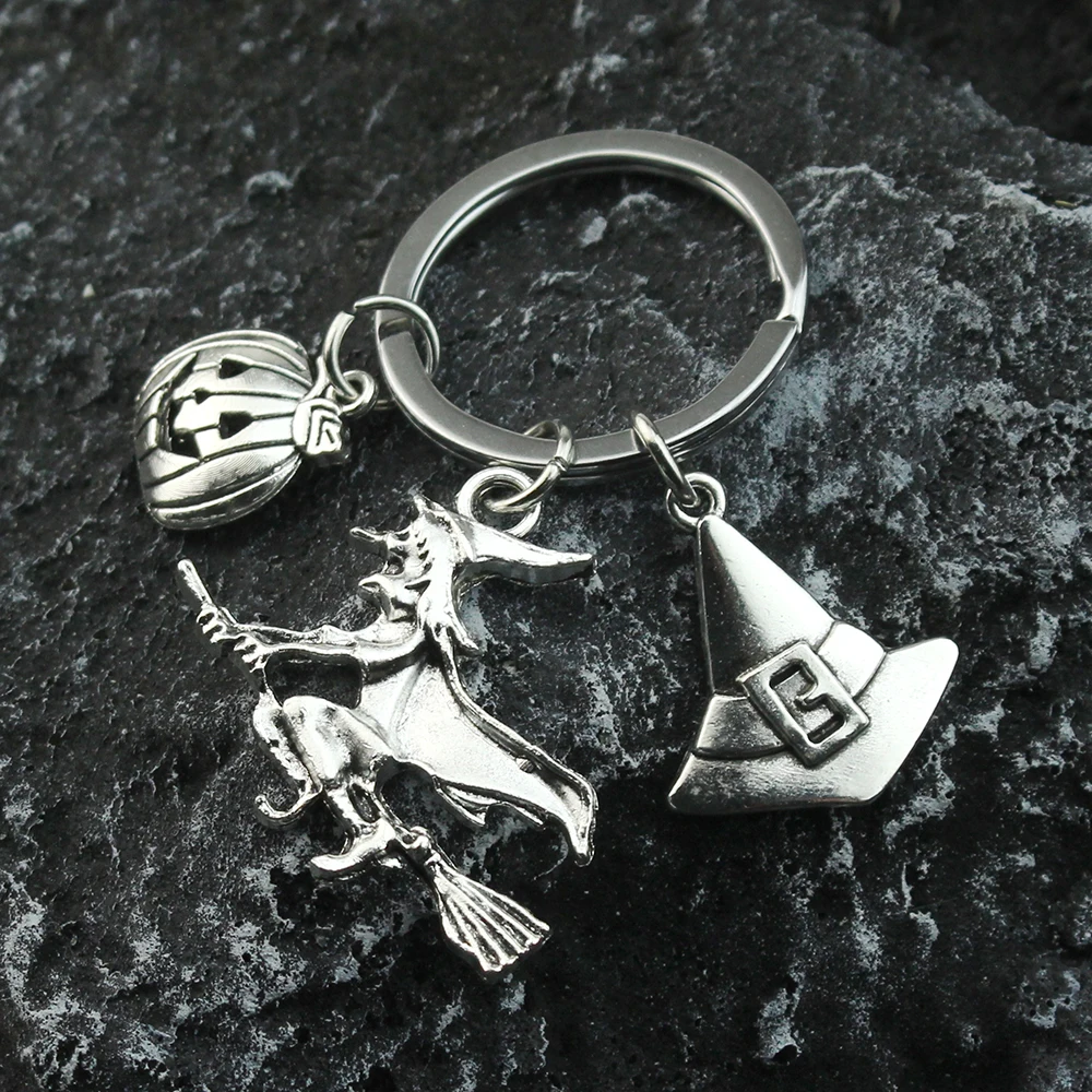 هالوين الأرجواني حبة الساحر المفاتيح الساحرة لمفاتيح حقيبة السيارة سحر حلقة رئيسية موضة الرعب سحر هدية الهالوين