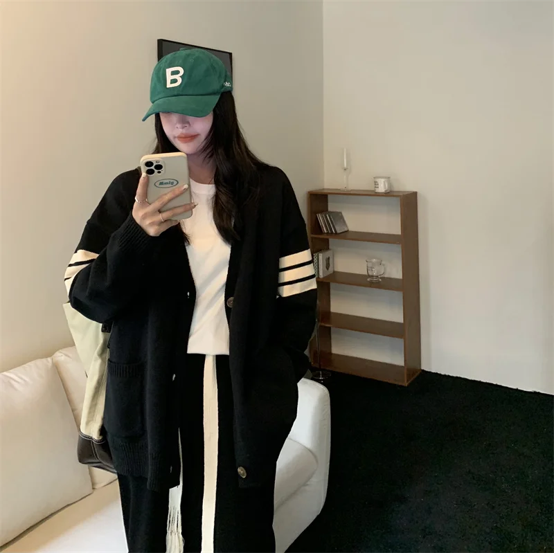 

Женское вязаное пальто больших размеров, свободного кроя, осеннее, модное, с V-образным вырезом, длинными рукавами, на пуговицах, утепленное