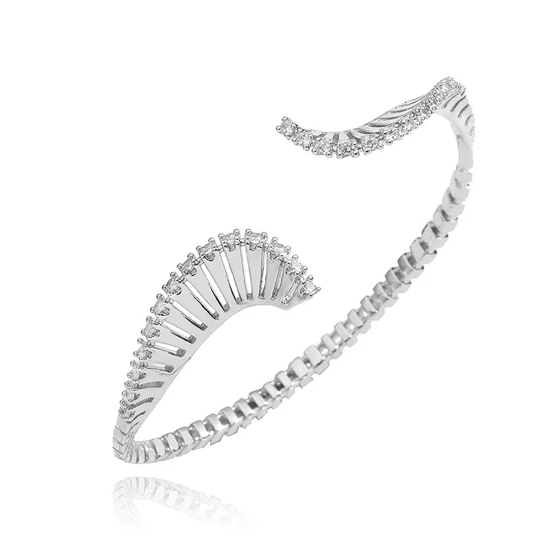 Bracelet Women\'s 18k Gold Plated Crystal Zircon Hollow Irregular Fashion Jewelry Couple Gift