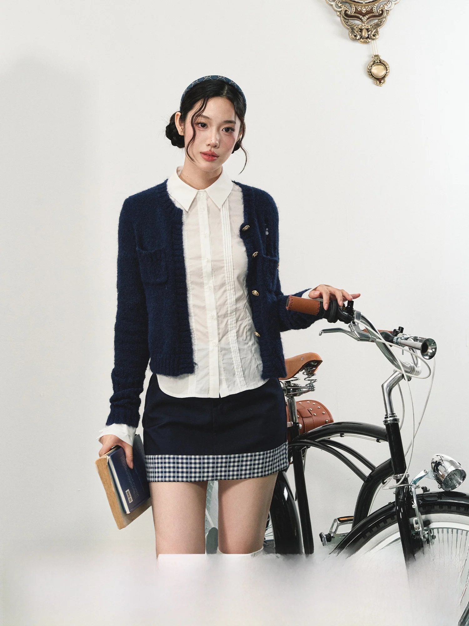 

La Lune Du Ciel Женский вязаный открытый кардиган с металлическим цветком, свободный крой, универсальный дизайн с отверстиями, полиэфирное волокно, длинный свеч, круглый...