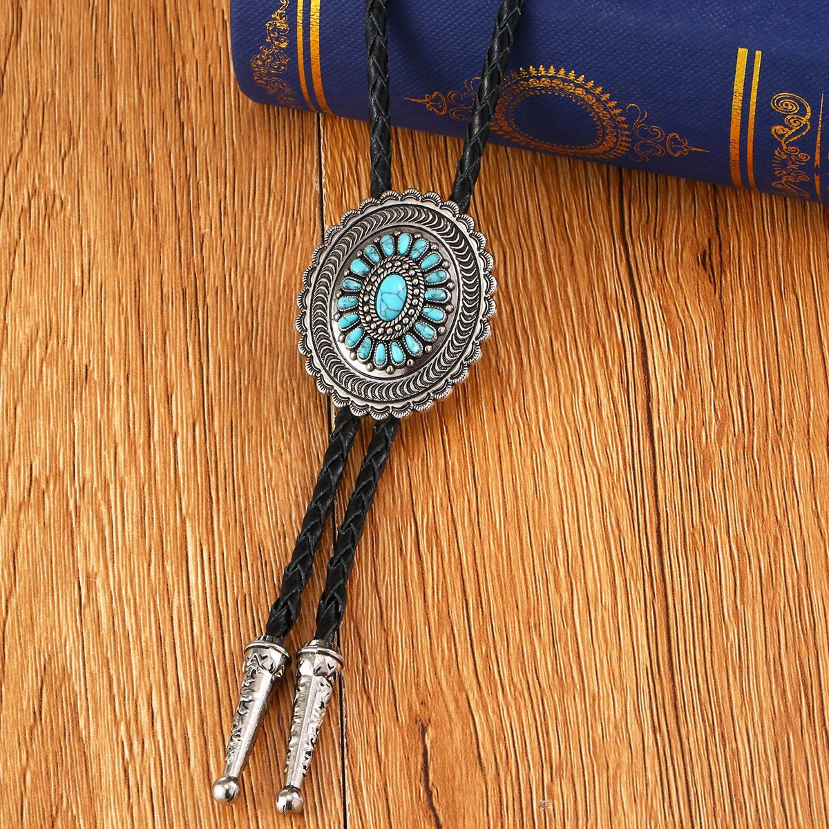 Sue Che Men's Retro Blue Stone ลายนูน Bolo Tie เครื่องประดับแฟชั่น