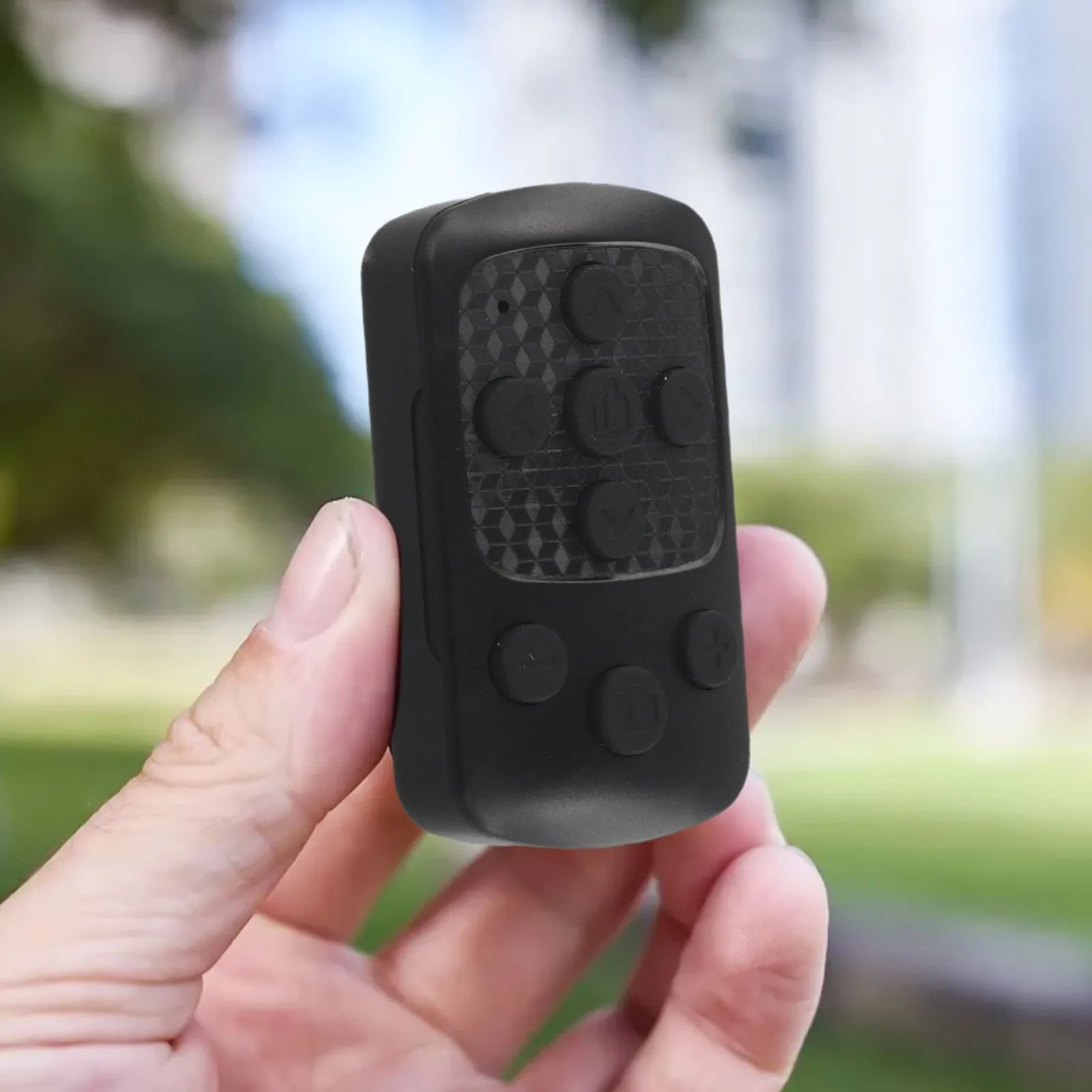 Wireless Remote Control for Android & For IOS Smartphones Features Zoom Function for Stunning Photos and Videos