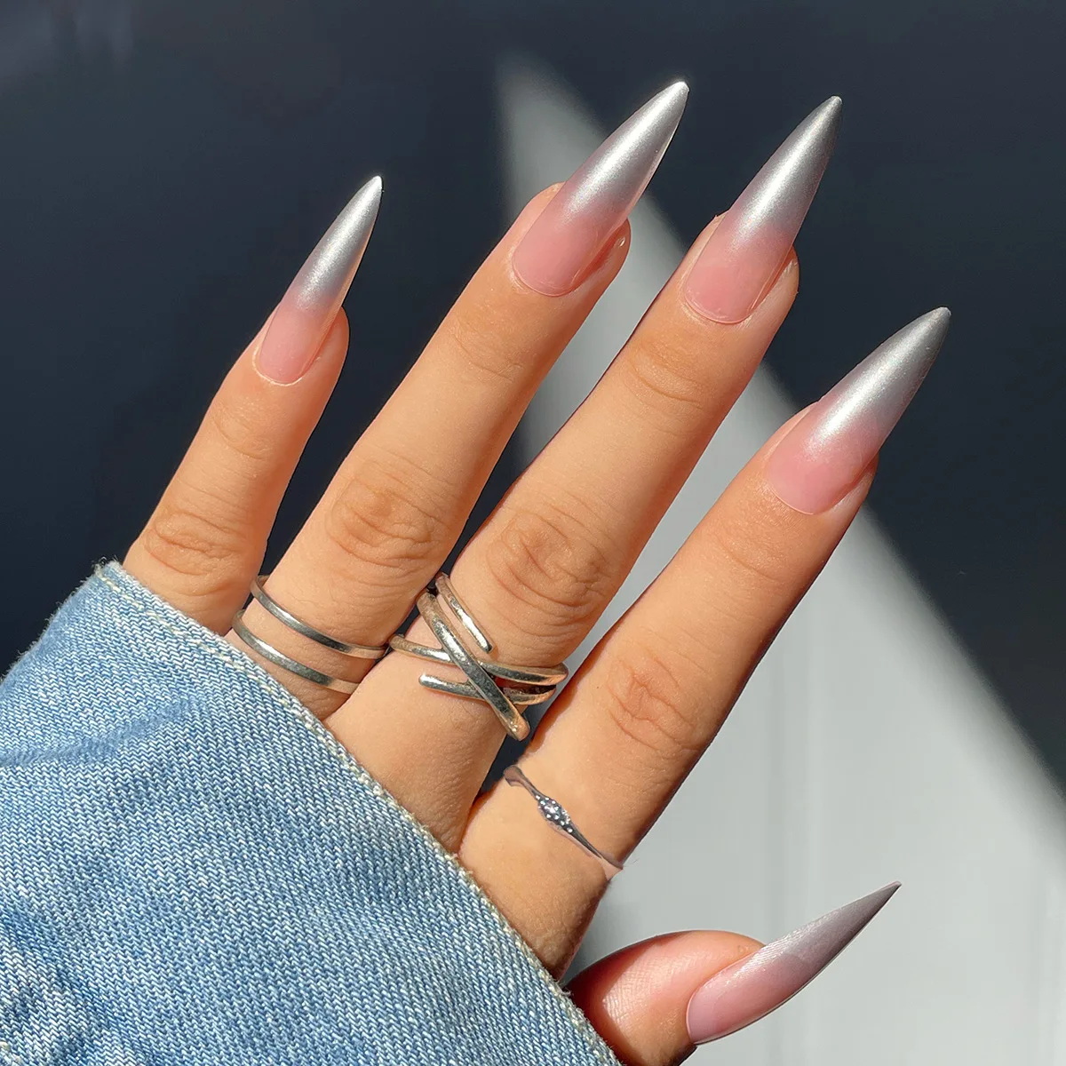 24pcs Finished Press on Nails Long Stiletto Fake Nails Tips Simple Shiny Powder Design Almond False Nail Art Wearable Manicure