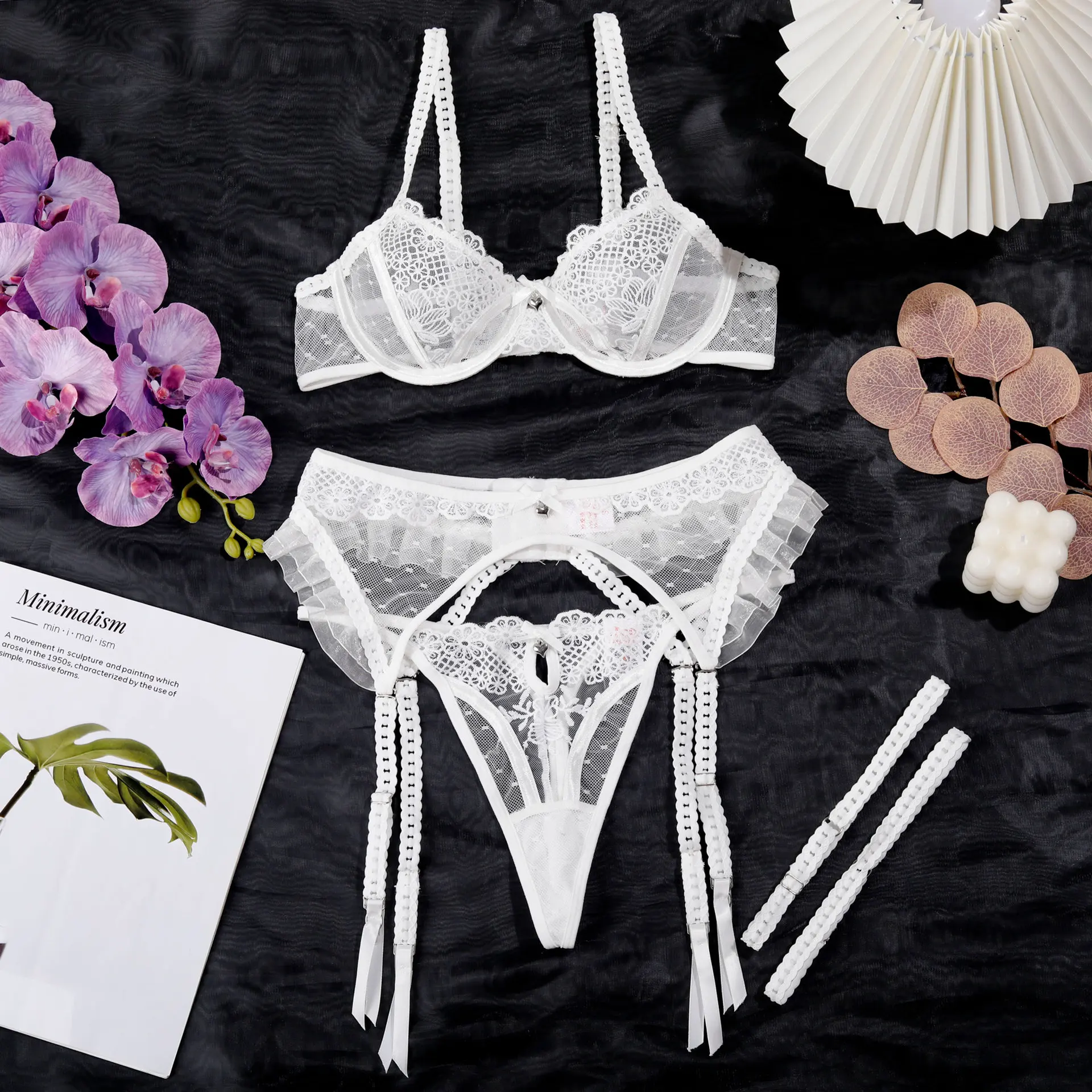 Женский комплект сексуального нижнего белья из 4 предметов, сетчатое кружевное нижнее белье пуш-ап, однотонное кружевное нижнее белье с вырезами, перспективный дизайн, новинка
