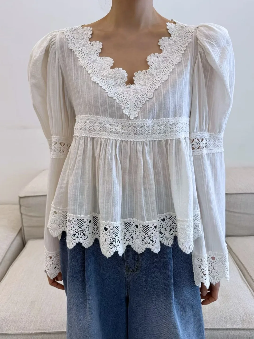 

Chic Spring V-Ne Floral Trim Bubble Sve Blouse Women's Versatile Long Sve irt Korean Sle Splice Design