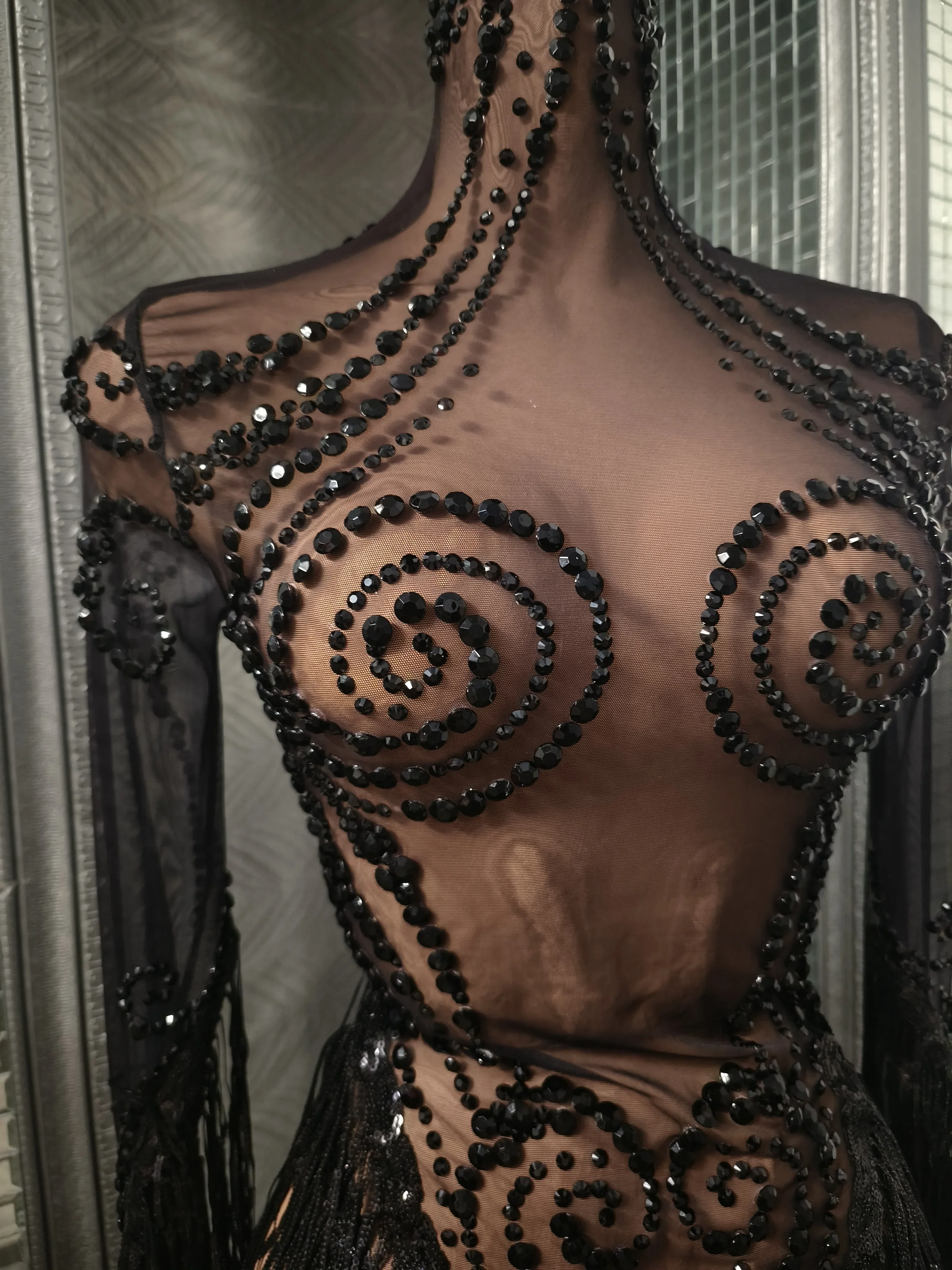 Show girl costume Luxury Party OutfitLuxury Rhinestones Tassels Women Sexy Long Sleeve Mesh See Through Evening Gowns Birthday P