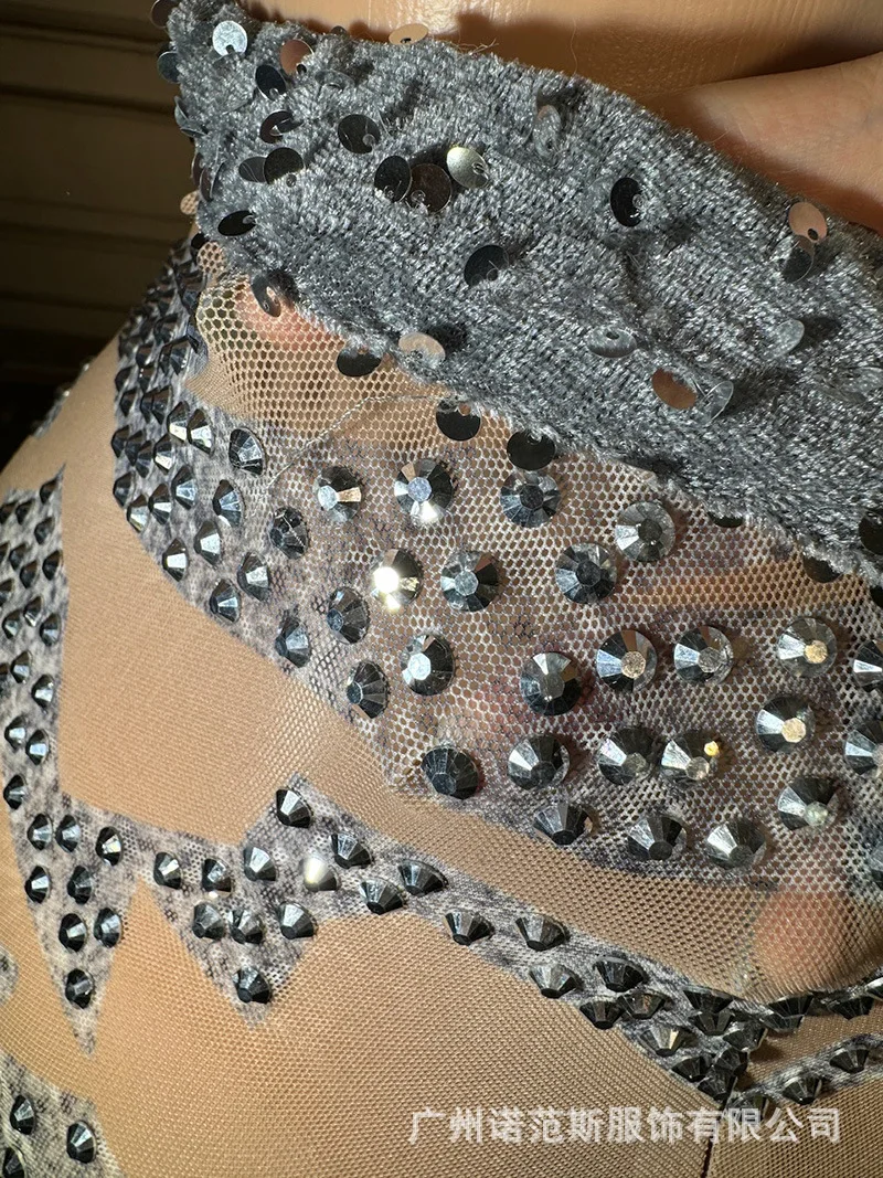 الجنية الفاخرة لامعة الفضة حجر الراين مزاجه ريشة الحمالات ذيل السمكة فستان مأدبة مرحلة الأداء Ballkleid Luxuskleid