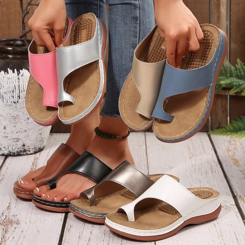 New summer clip toe sandals with anti slip slope heels fashion women's slippers for outdoor wear casual beach shoes