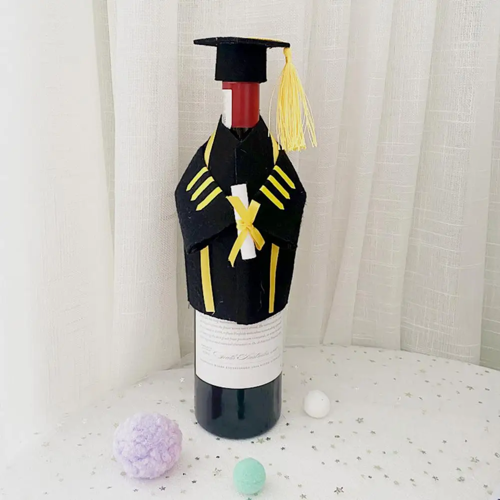 2Pcs/Set Felt Graduation Wine Jacket Bottle Cap Wine Coat Bottle Covers Set Gown Cap Toppers with Mini Tassel Doctor Party Decor