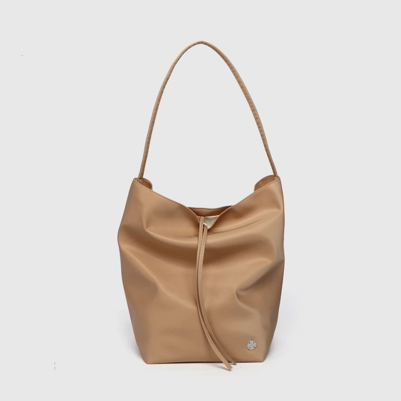 

Simple Large Capacity Handbag Commuter Casual Niche Shoulder Bag Design Sense Elegant Fashion High Quality Underarm Bags