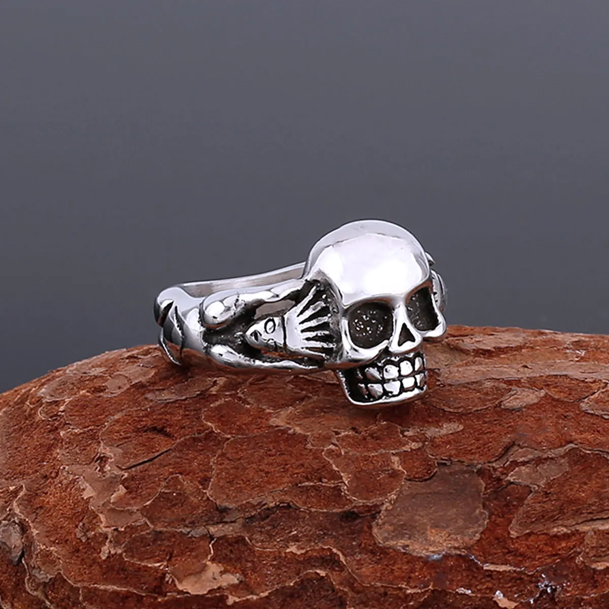 

Never Fade Retro Viking Ghost Head Stainless Steel Skull Ring Nordic Men's Amulet Teen Ring Motorcycle Fashion Jewelry