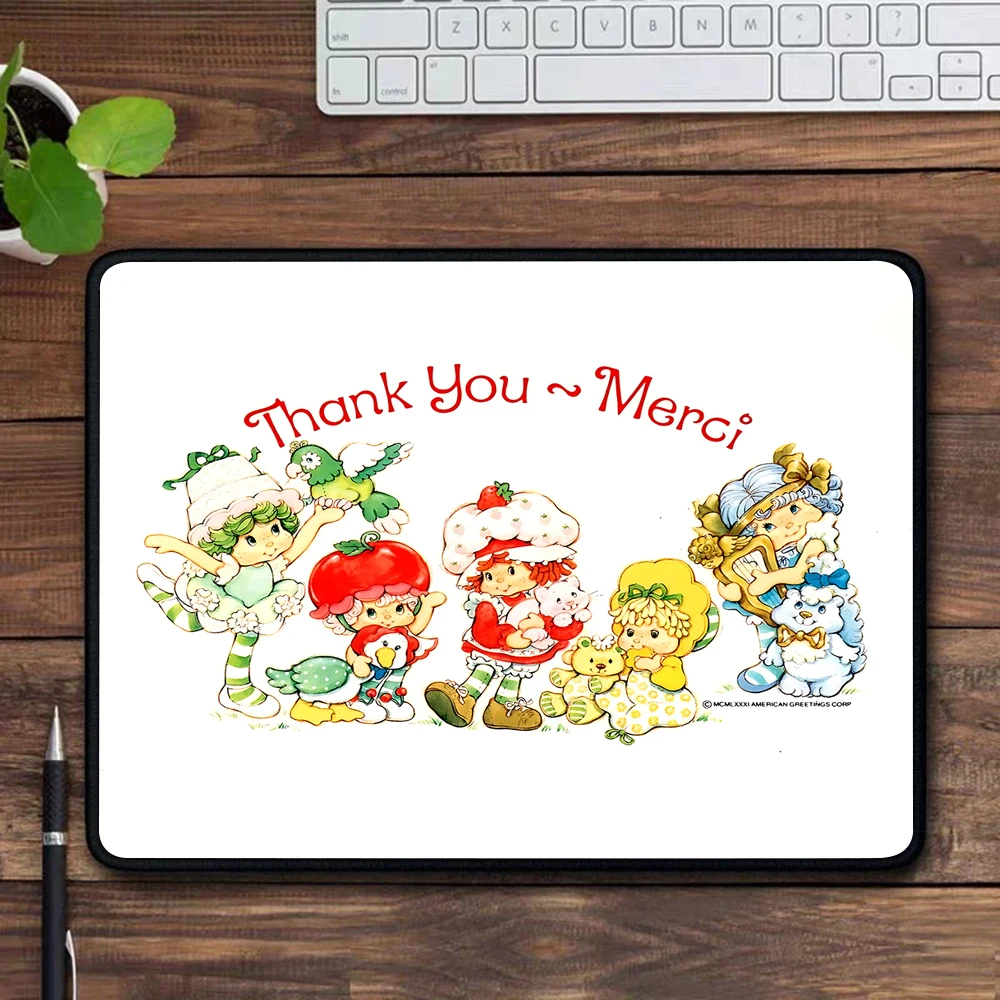 Strawberry-shortcake girl Gaming Mouse Pad XS Small Mousepad For PC Gamer Desktop Decoration Office Mouse Mat Deskmat Rug