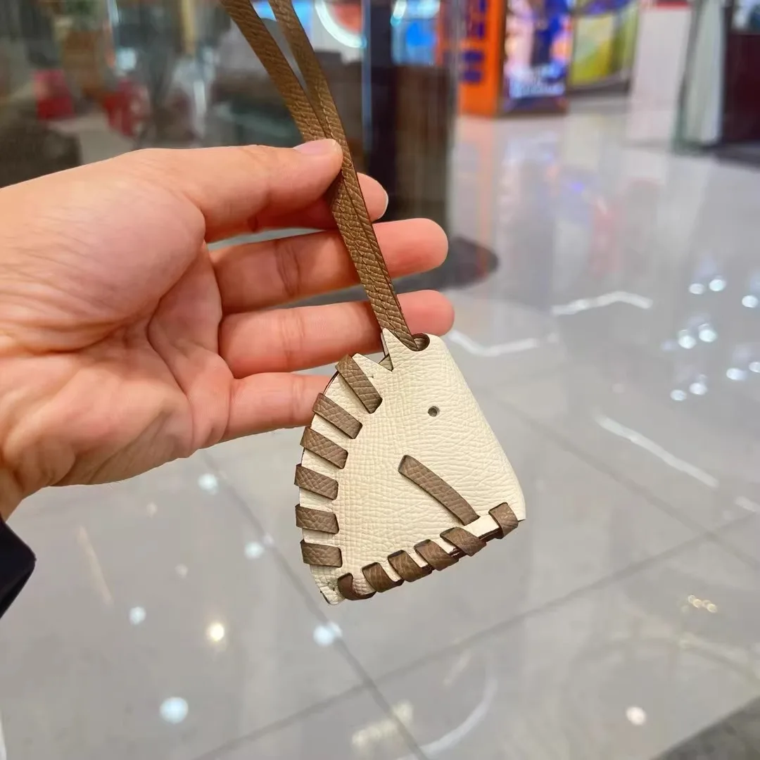 Leather Woven Horse Head Bag Charm for Women Bag Durable Handmade Imported Light Luxury Car Hanging Accessories