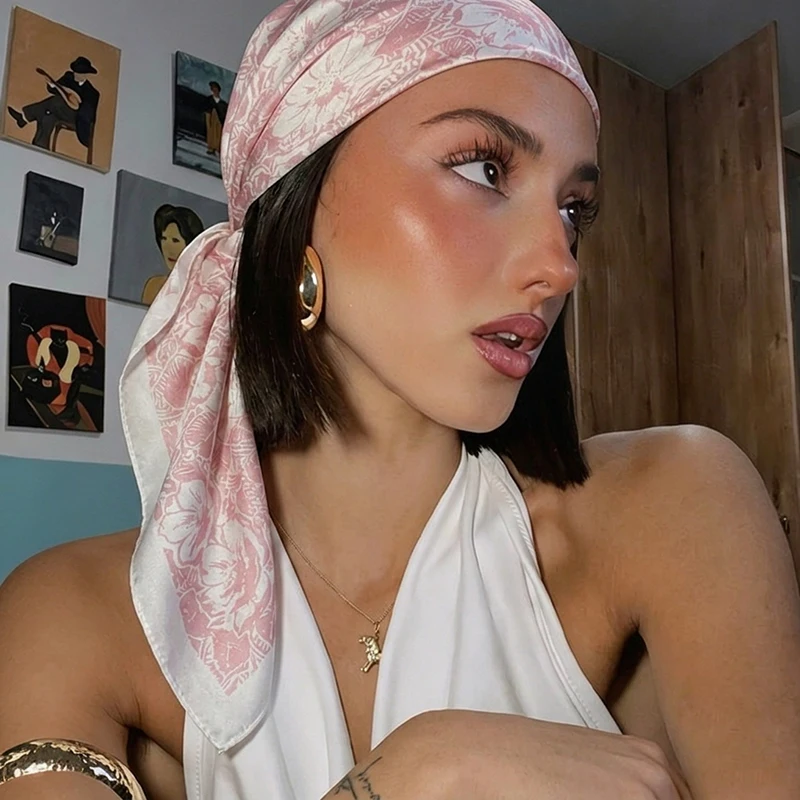 Floral Print Square Scarf Soft Satin Silk Lightweight Bandana for Women Summer Beach Vacation Outfit Neck Hairband Accessory