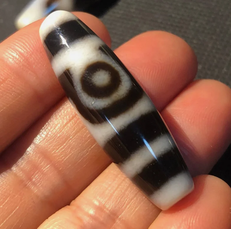 Energy Tibetan Old Agate black and white 2Eye love Totem dZi Bead 12*40mmC1954