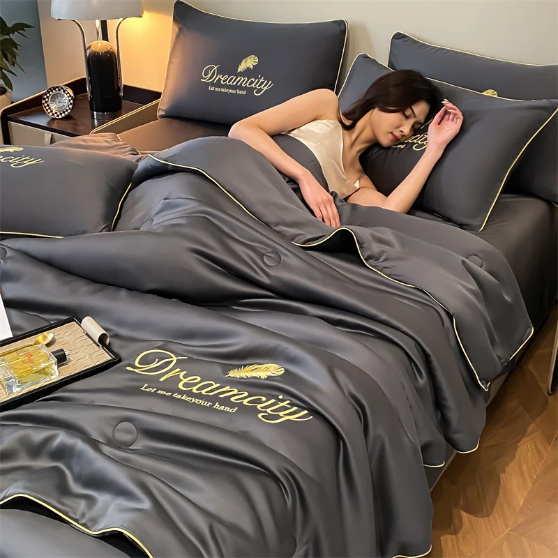 2/3PC Elegant Plume Embroidery Summer Bedding Set Multiple Sizes Decorative Lightweight Quilt Set Wrinkle Resistant Comfortable Bed Linen for Bedroom Guest Room Home Decoration