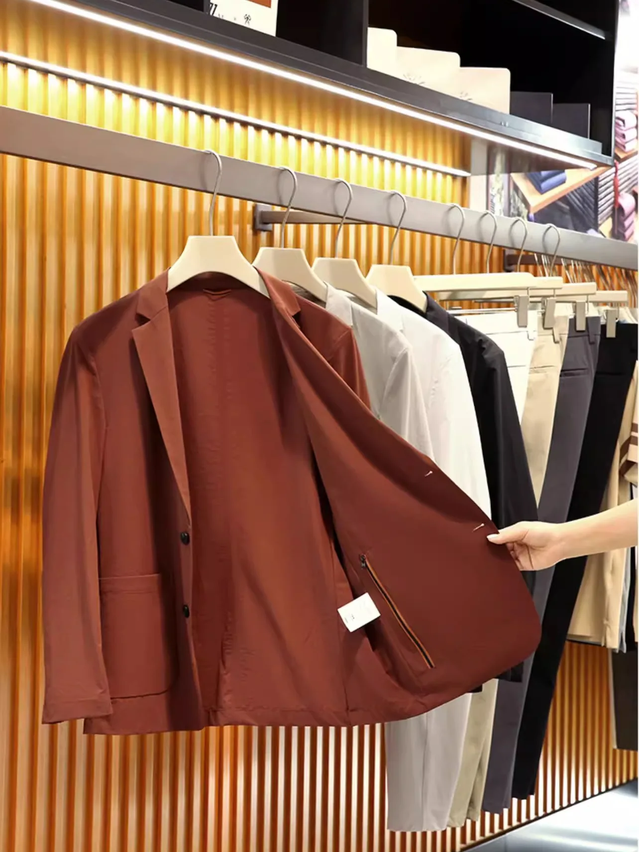 

Lightweight Breathable Qui-Dry Foldable Men's Busin Suit Spring Summer Collection Comfortable Fit Classic Plain Color