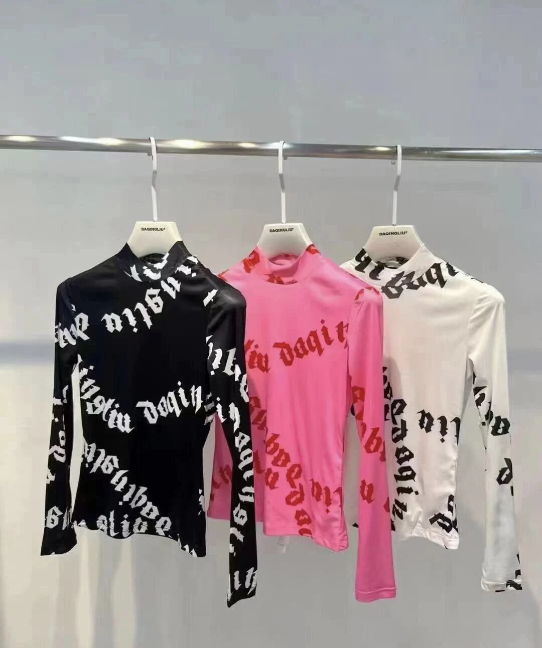 

Daqingliu Red Hand-Painted Graffiti Signature Elastic Net Base Shirt Skin Clothes Women's Fashion Lace Shirt