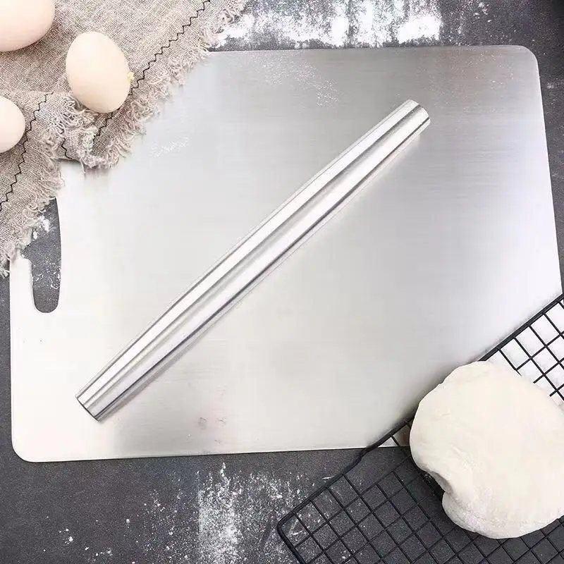 A Stainless Steel Moisture Proof And Drop Resistant Kitchen Baking Tools Household Non-Deformable Rolling Pin Flour Crust Press