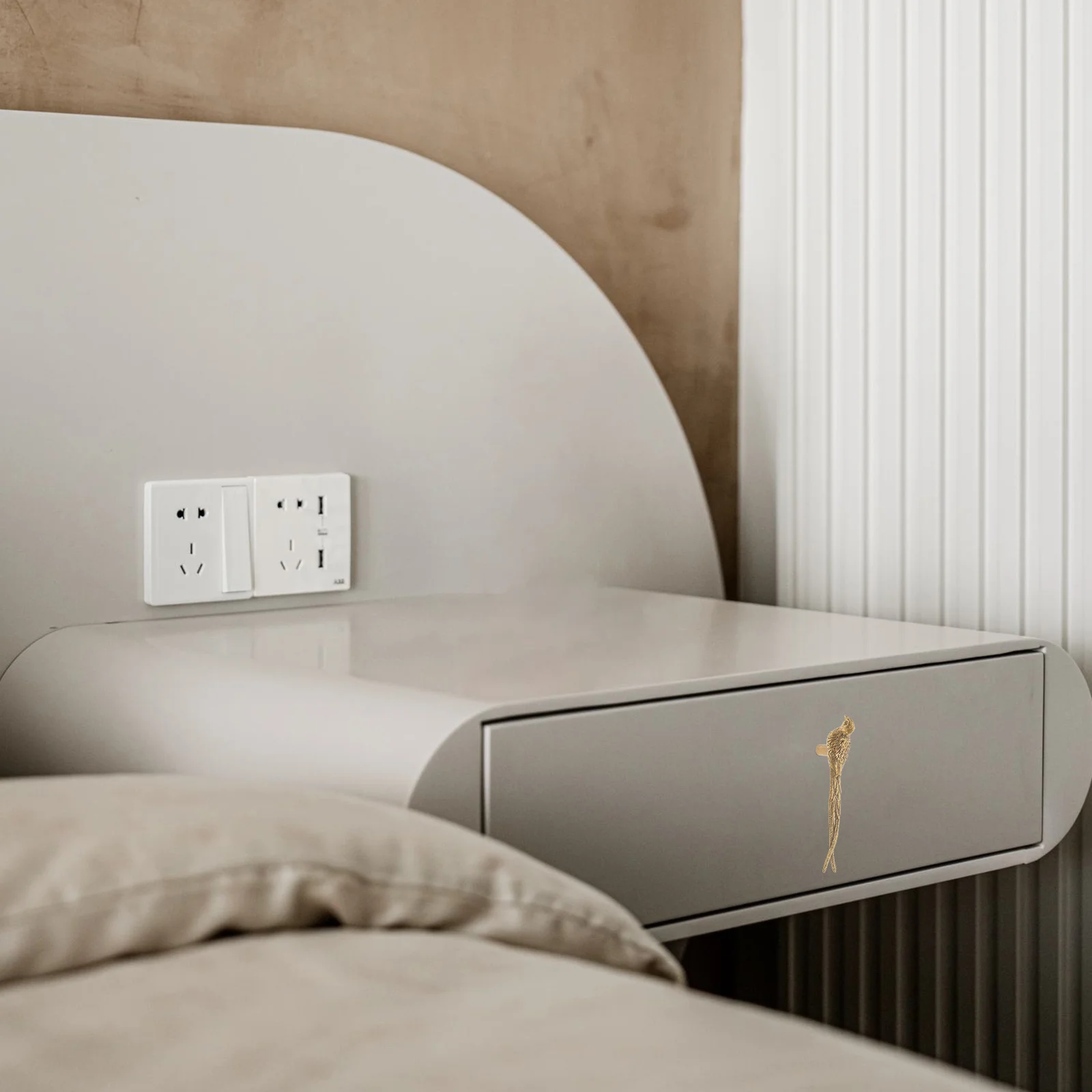 

Brass Yellow Door Handle Chinese Long-Tailed Bird Design Cabinet Drawer Pull Handle Vintage Decorative Hardware Unique Style