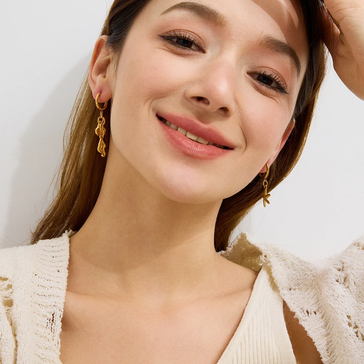 18K مطلية بالذهب الفولاذ المقاوم للصدأ نجم البحر شل إسقاط أقراط لطيف عدم التماثل محارة حبة Beachy عطلة مجوهرات للنساء