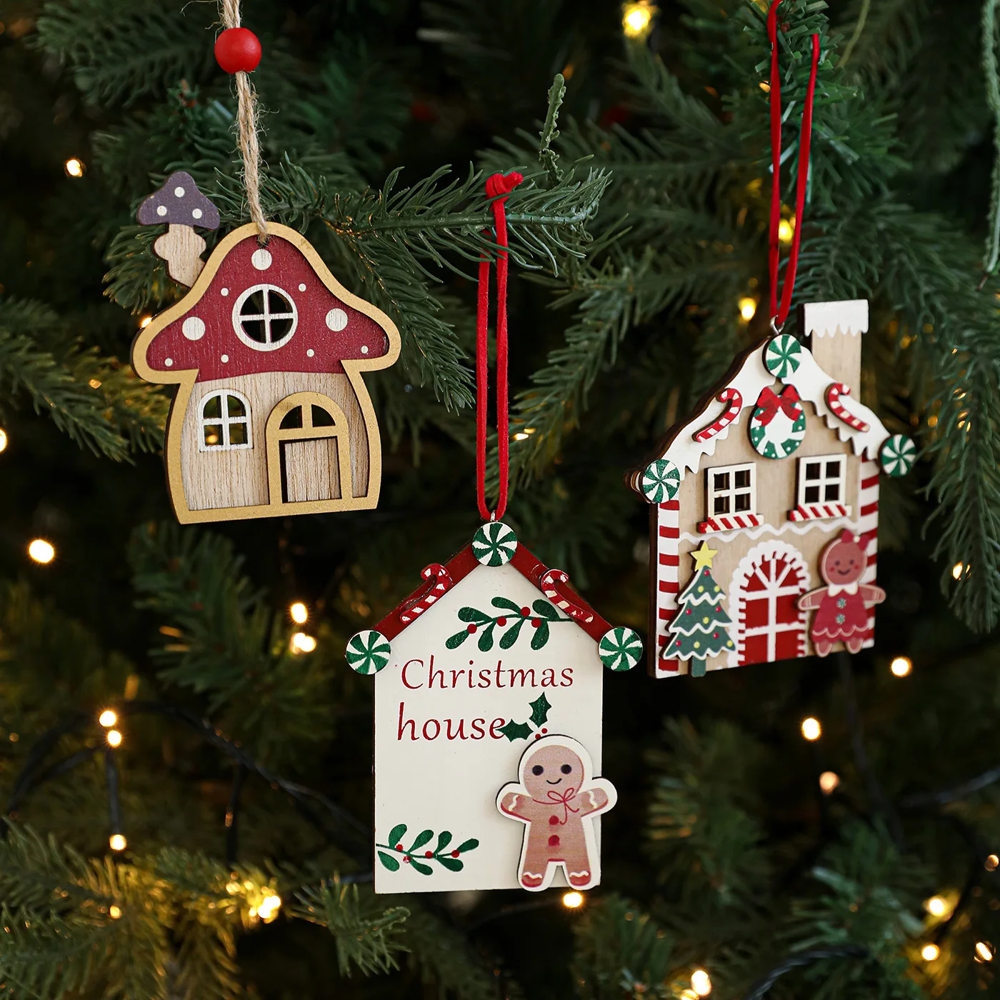 

Christmas red wooden house pendant wood painted XMAS tree ornament decoration scene layout 2026 New Year Navidad decor Wholesale