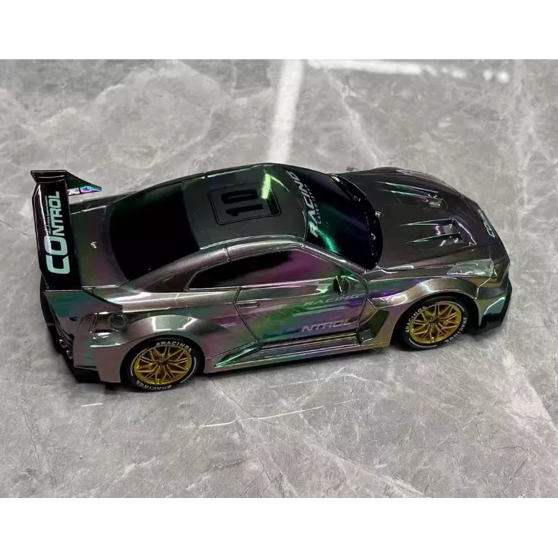 スタントドリフトRCカー クールなLEDライト付き 2.4Ghz 4WDリモコンおもちゃ 2人プレイモード 男の子向け キッズ向け 全地形対応オフロードレーシング