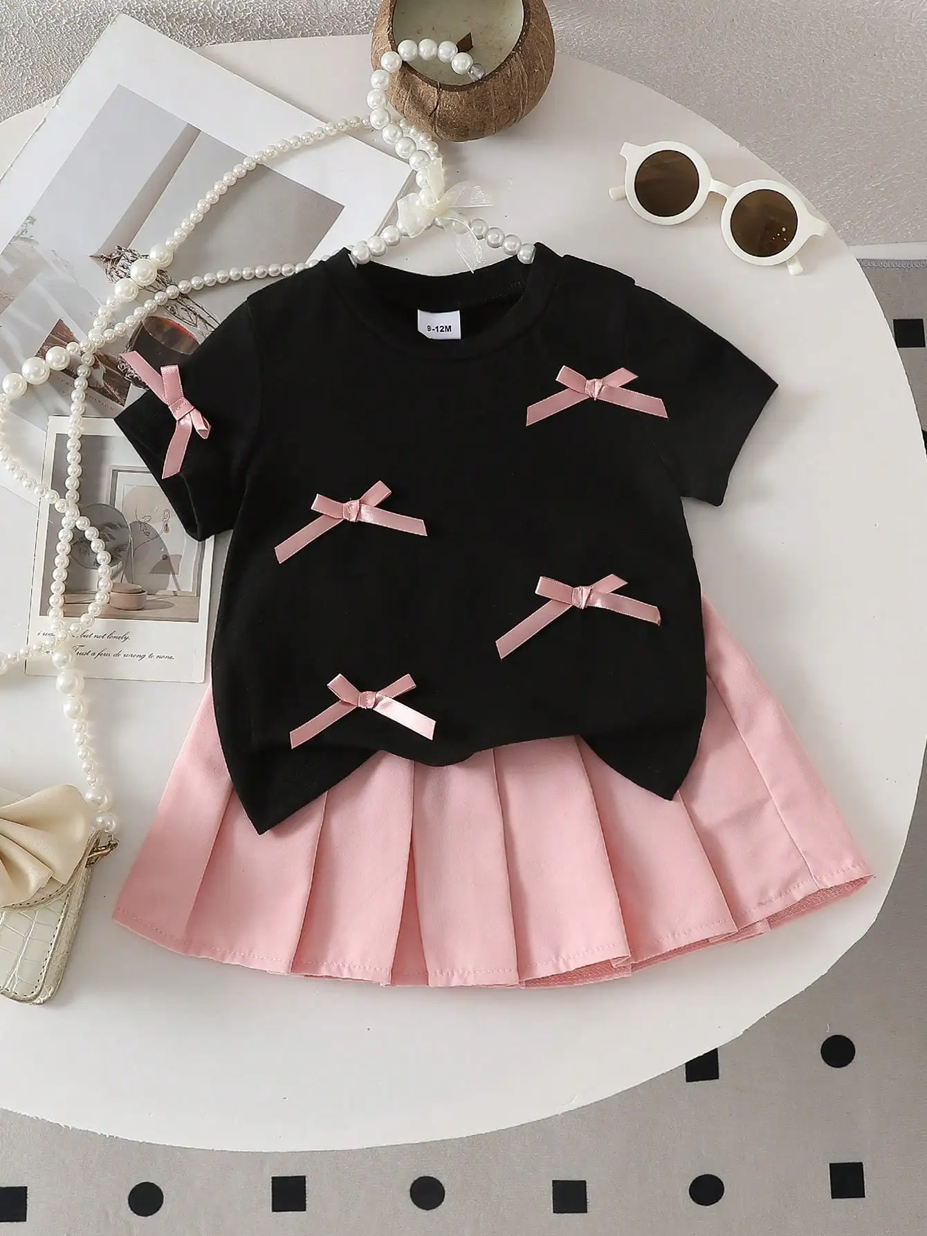 Two-piece baby girl 3D bow casual T-shirt and pleated skirt set for outdoor adventures, sweet and cool style, adorable and stree
