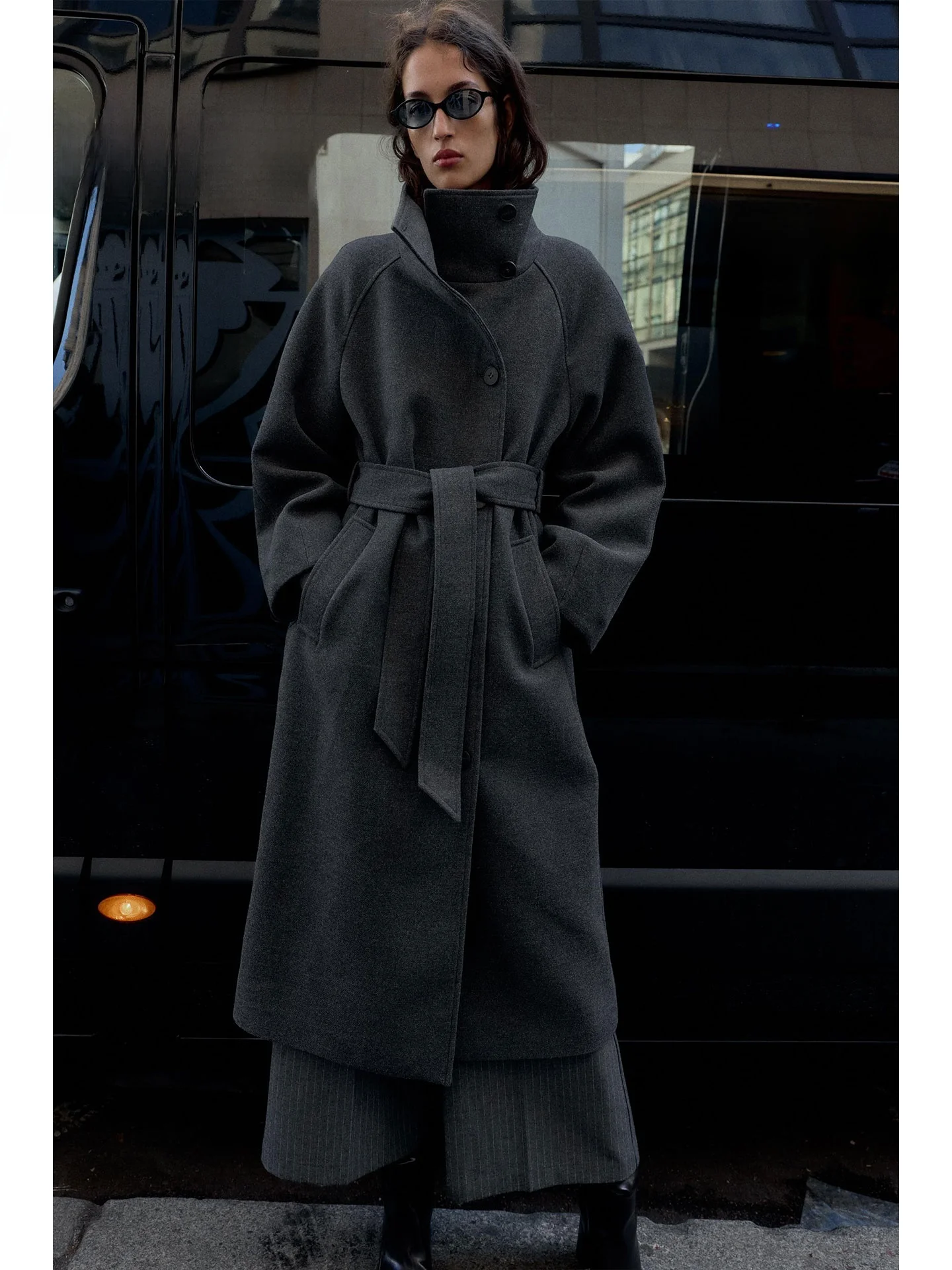 

ZAPRHA 2025, новое зимнее мягкое пальто с воротником-стойкой и поясом, женское пальто высокого класса, длинное повседневное женское шерстяное пальто