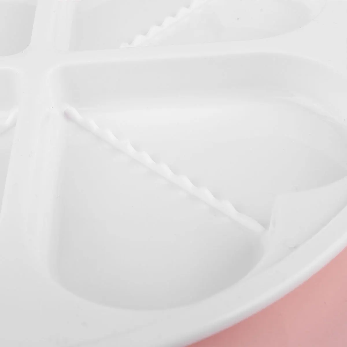 

2Pcs Heart Shape Egg Tray for Microwave Oven Heat Resistant Non Toxic Kitchen Cooking Accessory White Egg Maker