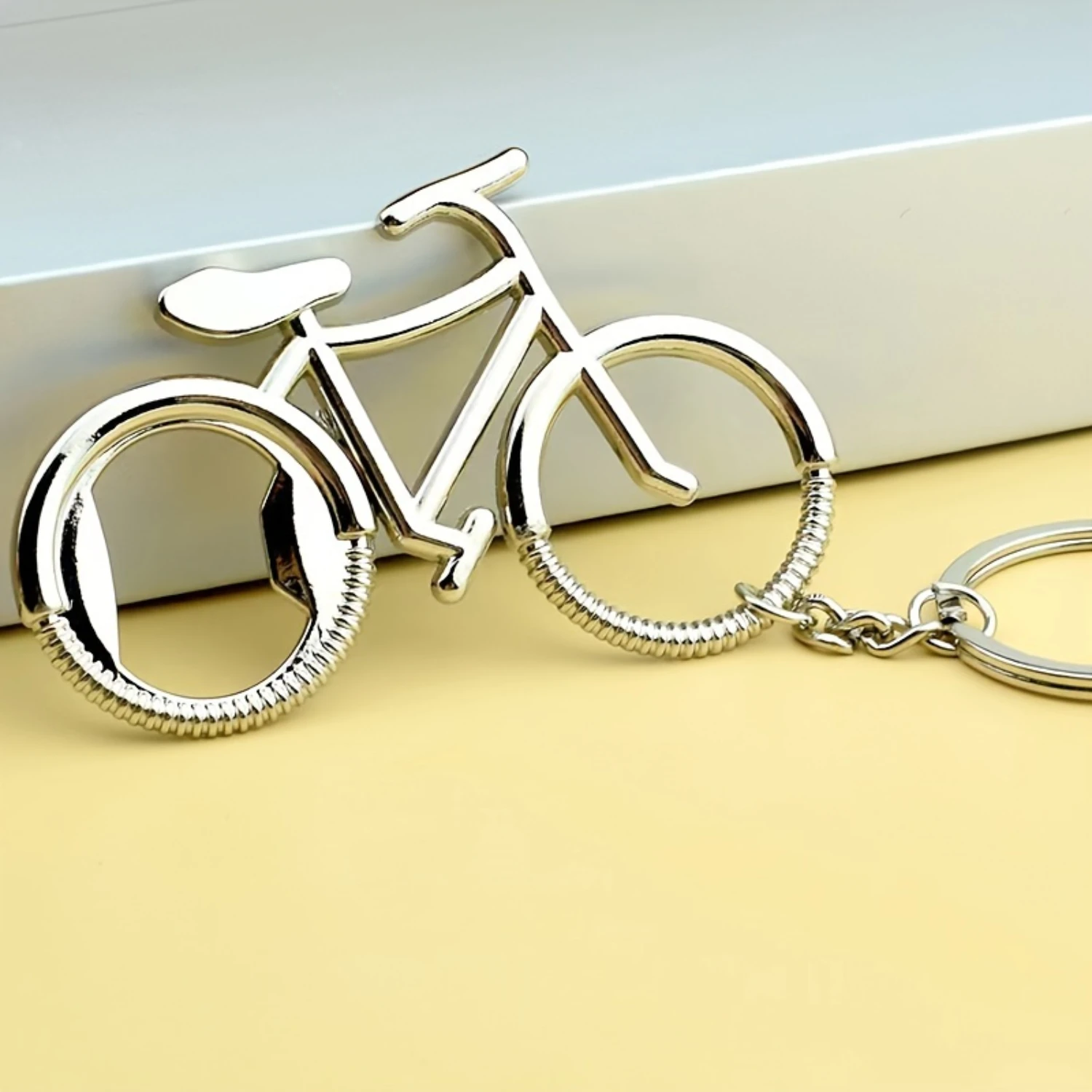 自転車型の金属製栓抜き - ビール愛好家、友人へのギフトに最適 - パーティーや結婚式に最適