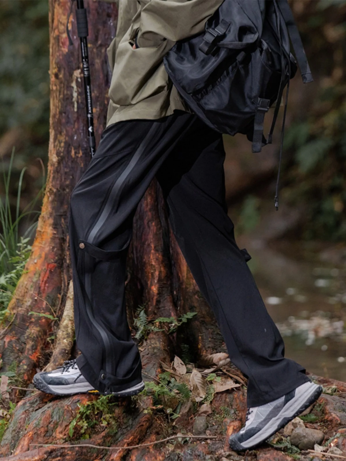 

Men's Waterproof Windproof Hiking Trousers Cargo Pants Zipper Design Casual Straight Leg Pants Summer Autumn Faion Trend
