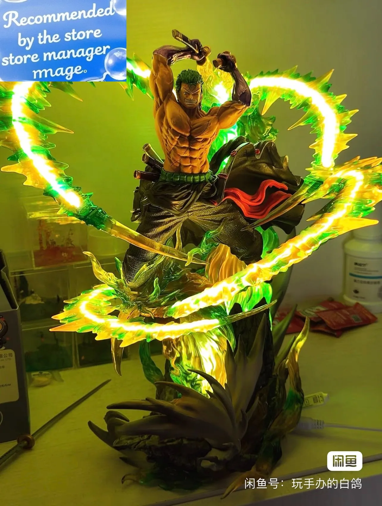 

Цельная фигурка Зоро 30 см, фигурки Ророноа Зоро, аниме-фигурка со светом, стоячая модель, ПВХ, коллекционный орнамент, подарок на день рождения, игрушки