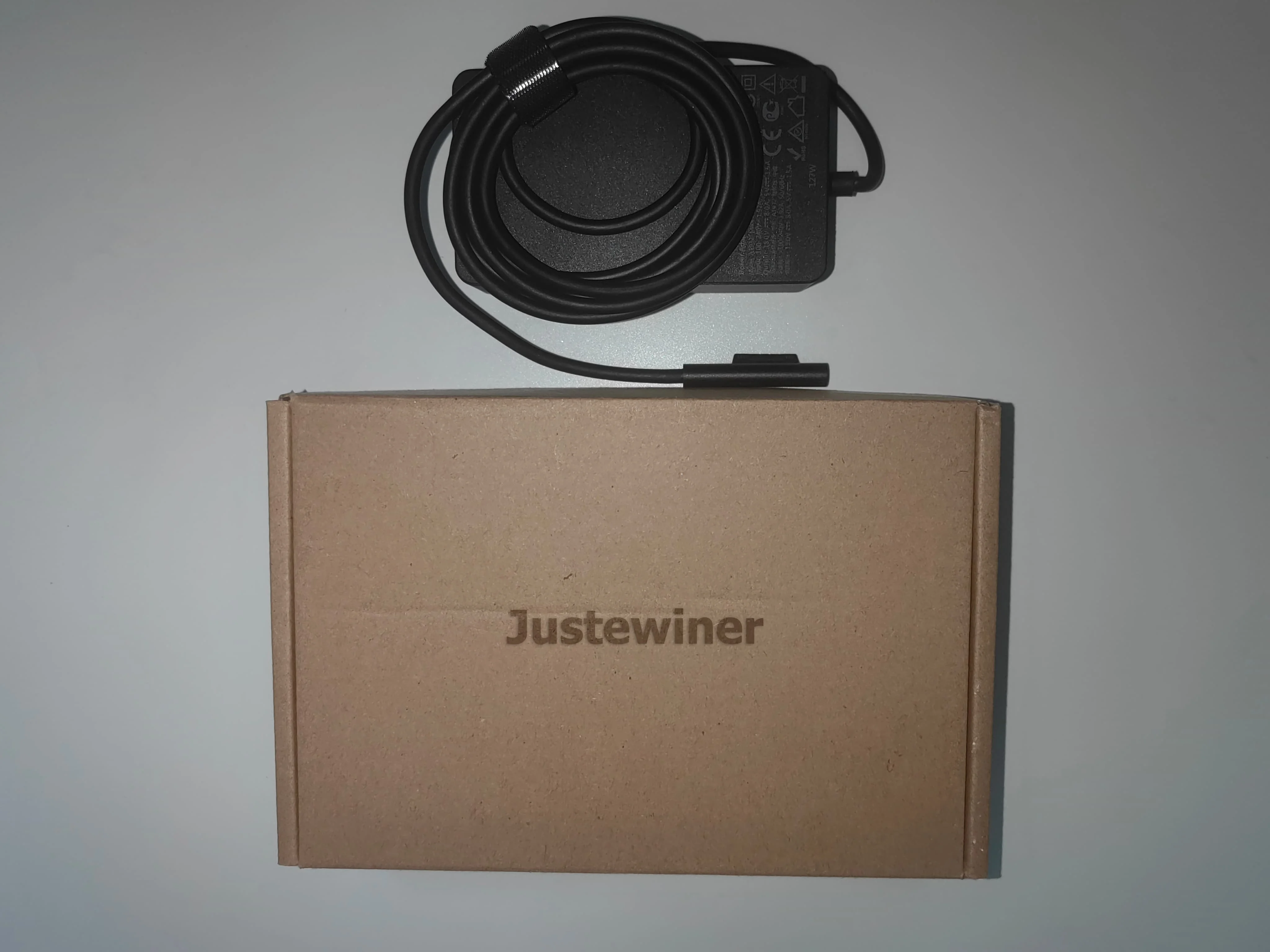 

Justewiner Laptop 135W US and European regulations Adatper for all types of notebooks