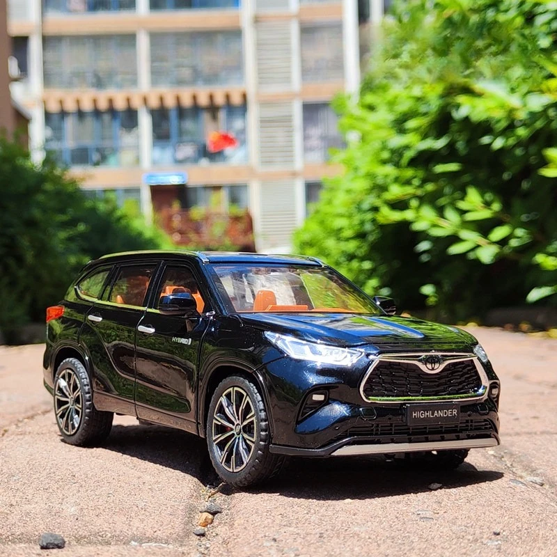 

Модель автомобиля Toyota Highlander SUV 1:24, литая под давлением, со звуком и светом, детская игрушка, коллекционный предмет, украшение, подарок на день рождения для детей