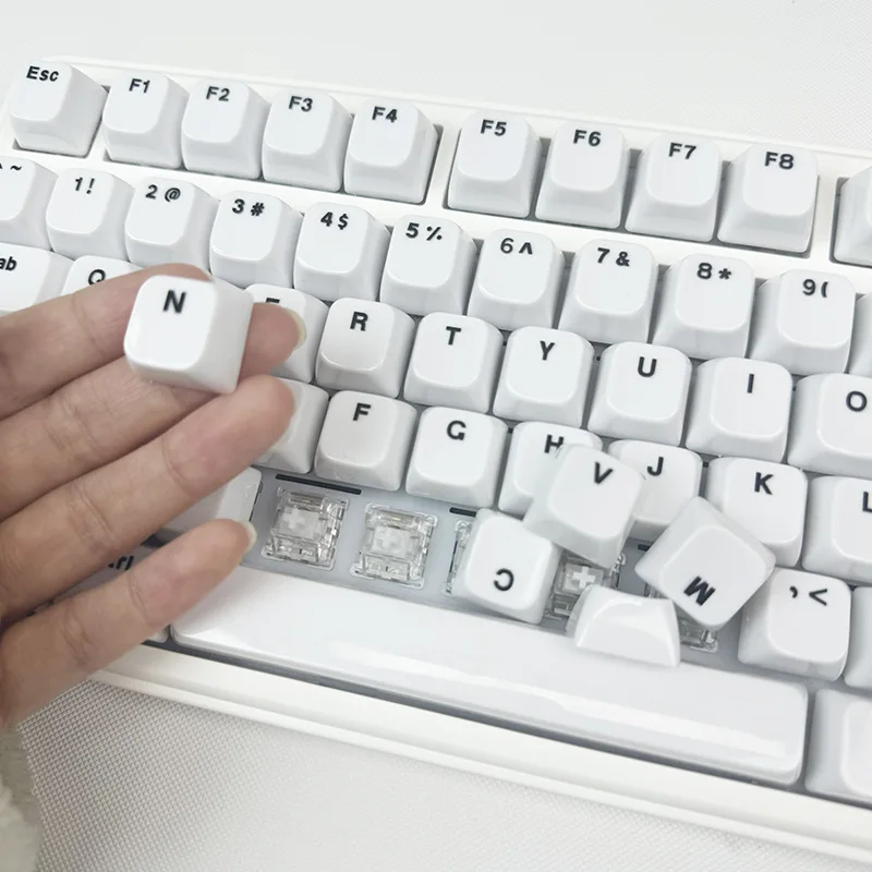 

Minimalist white keycap spot cross-border MDA height small full set of 115 key side engraved characters PC translucent luminous