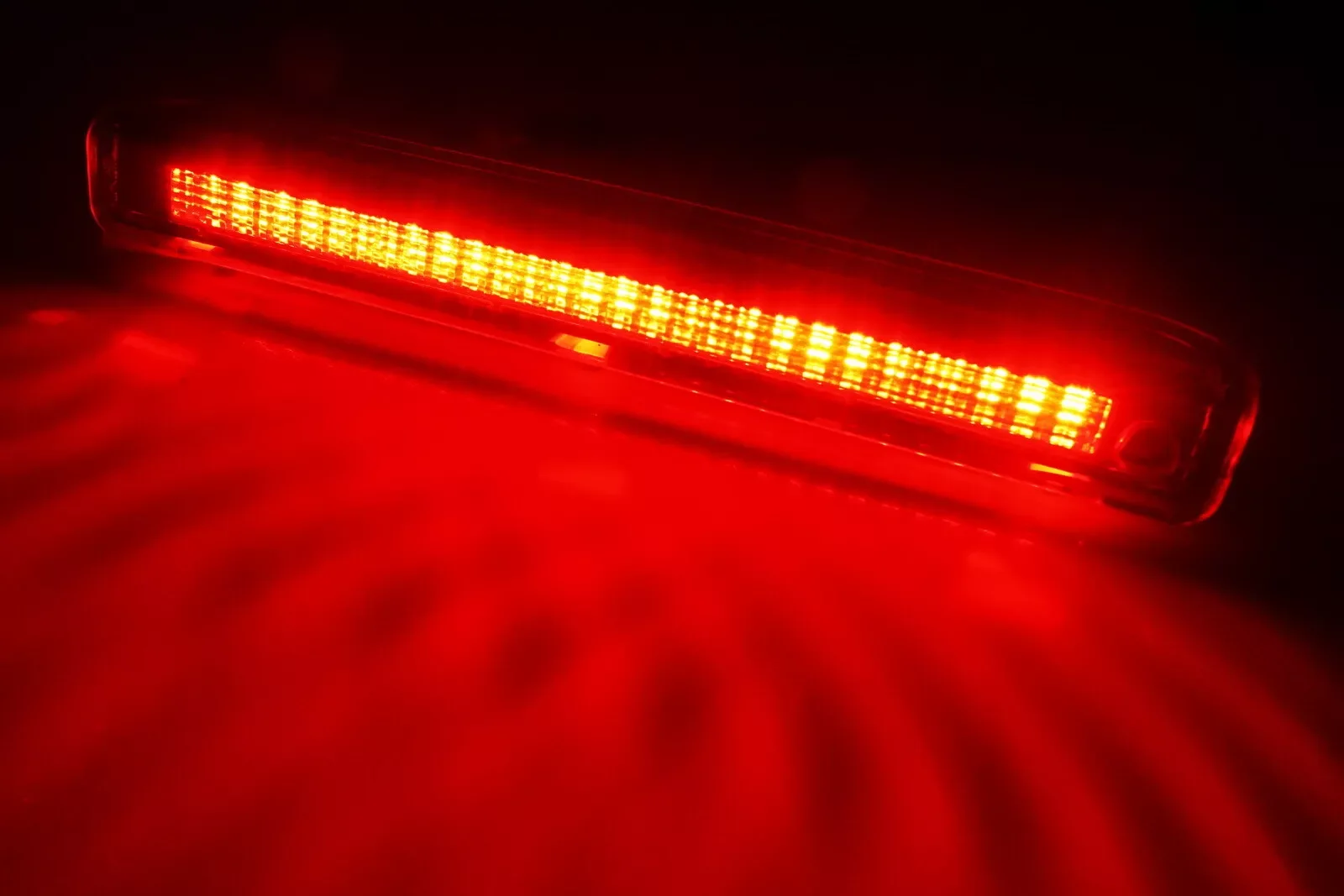 

For 08-16 Renault Megane III 12V DC Red Len Rear LED Red Third High Level Brake Light Lamp With Lens Cover Brake Lights Assembly