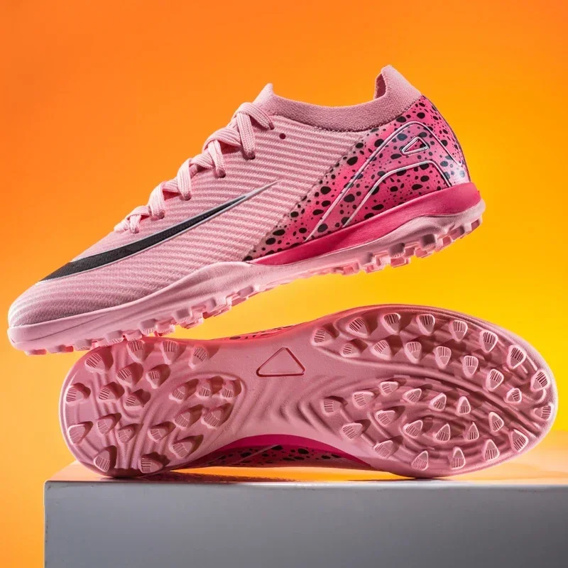 

New Men Soccer Shoes Professional Football Boots Grass Outdoor Sport Non-Slip Training Shoes Match Sneakers Ultralight Unisex