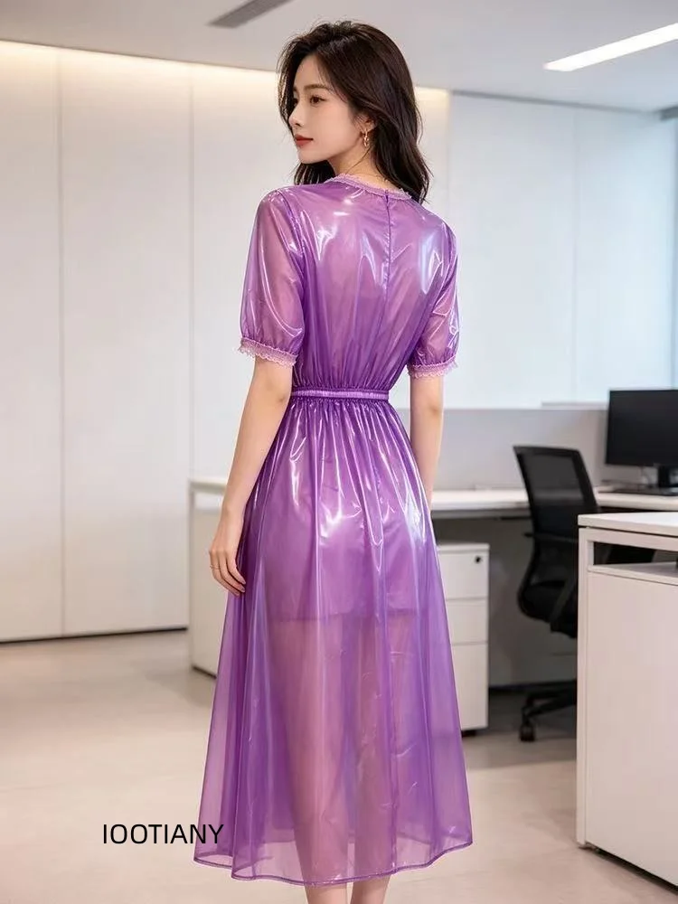 Glänzendes, transparentes PVC-Midi-Kleid für Damen, elegantes Design, kurze Puffärmel, elastischer Bund, fließendes, langes Kleid, ideal für Raves, Cosplay und als Clubbekleidung. – Detail 8