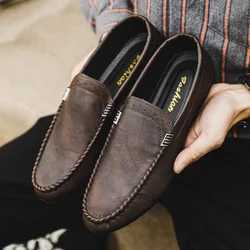 Moda Novos Homens Sapatos de Condução de Couro Upscale Homens Mocafers Slip-on Mocassin Homme Mocassim Sapatos Casuais dos homens Confortáveis