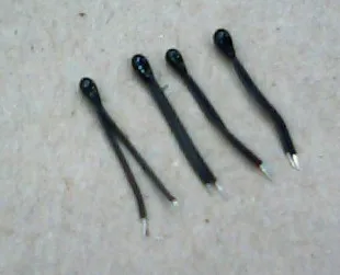 

50pcs/Thermistor MF52D103F3950 10k 1% wire length 3CM with wire